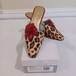 Liz Claiborne, Leopard print Mule, sz 7.5 med.  Red floral detail.